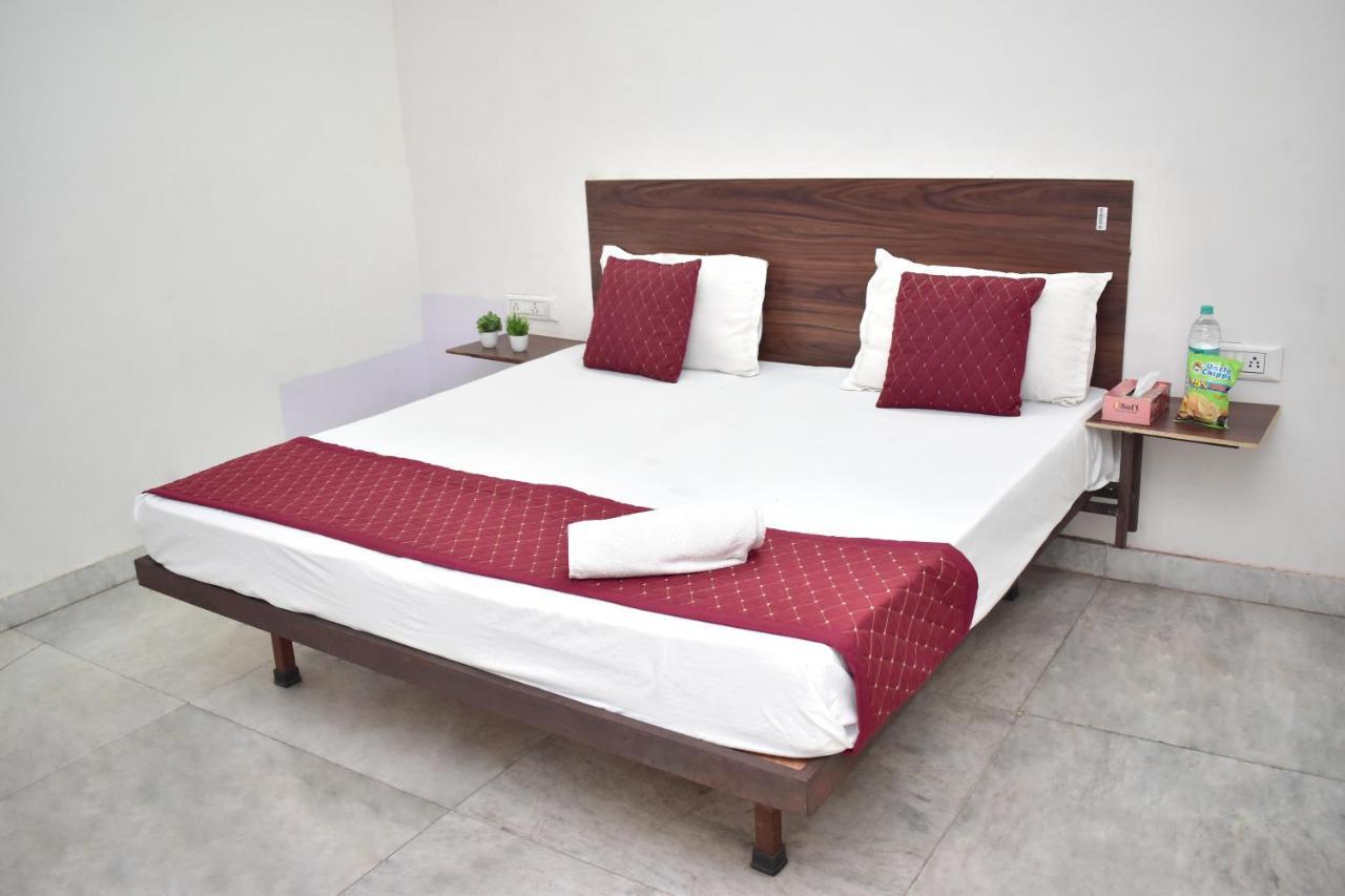 Hotel Dream Inn Anand Vihar Couple Friendly Near Railway Station New Delhi Exterior photo